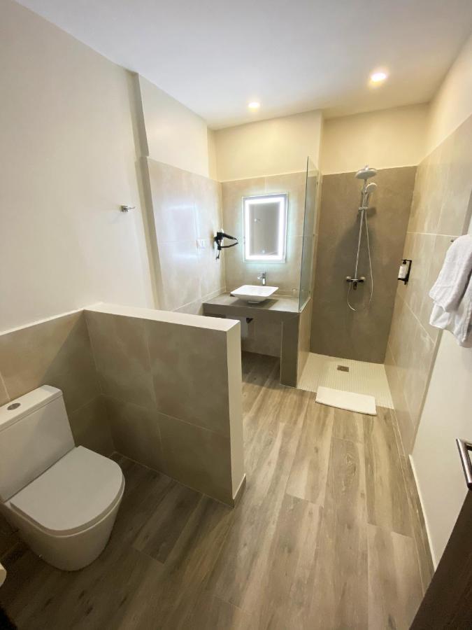 Hotel L'Adresse דקר מראה חיצוני תמונה
