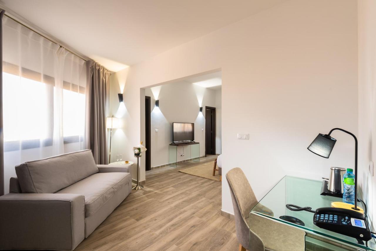 Hotel L'Adresse דקר מראה חיצוני תמונה